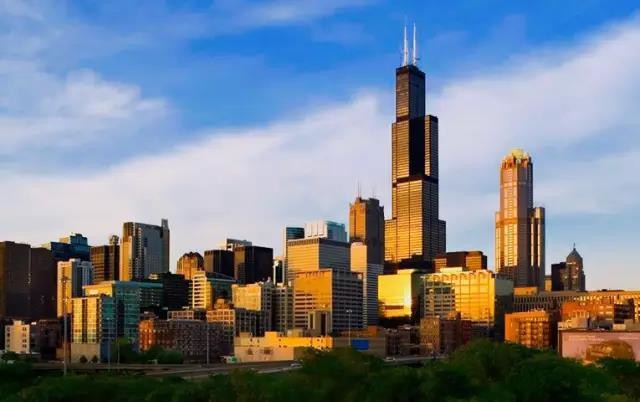 Aktueller Firmenfall über Sears Tower
